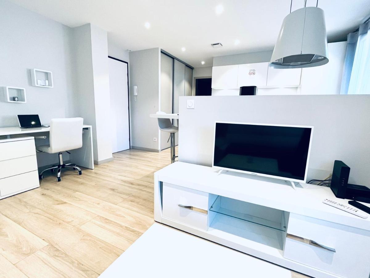Le White Cosy A 5 Minutes Du Lac Avec Parking Privatif Gratuit Анси Екстериор снимка